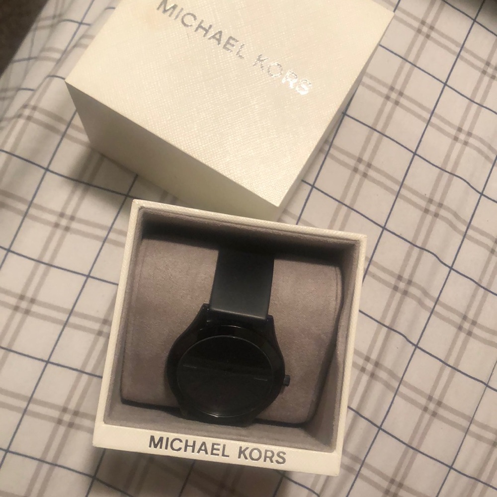 MK Watch - Picture 2 of 5